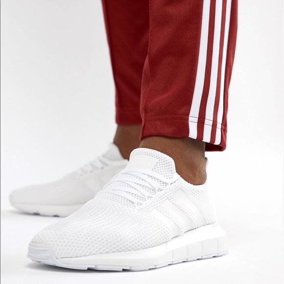 Adidas Swift Run Triple White Shoes - Picture 2 of 8